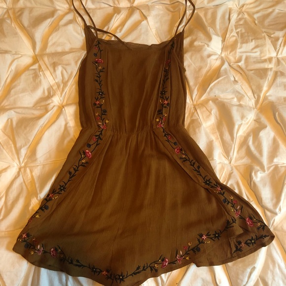 ASTR Floral Romper - Picture 3 of 6